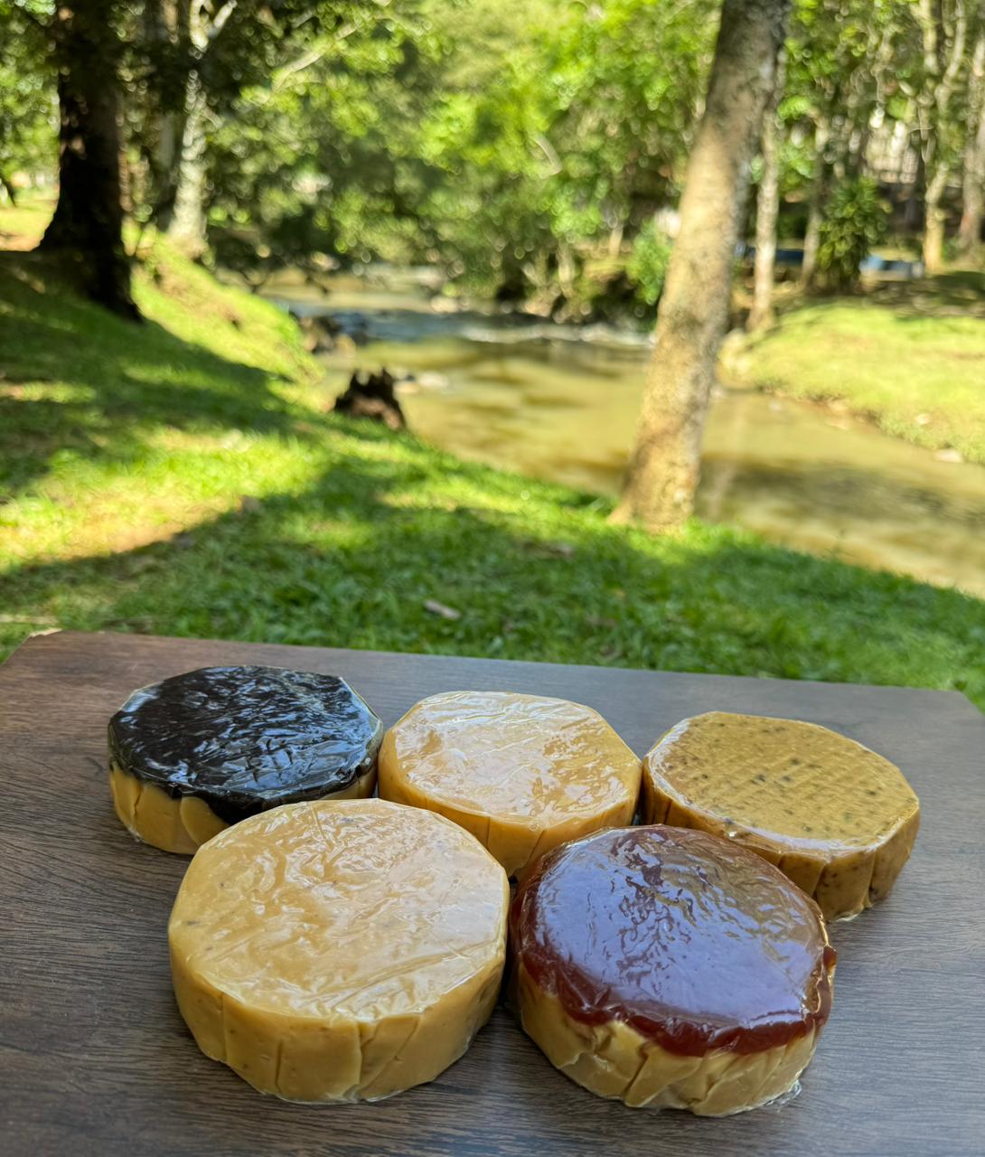 Figo e mamão rolinho em calda